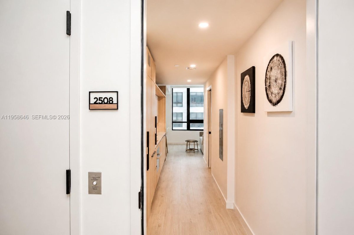 225 N Miami Ave # 2508, Miami FL 33128