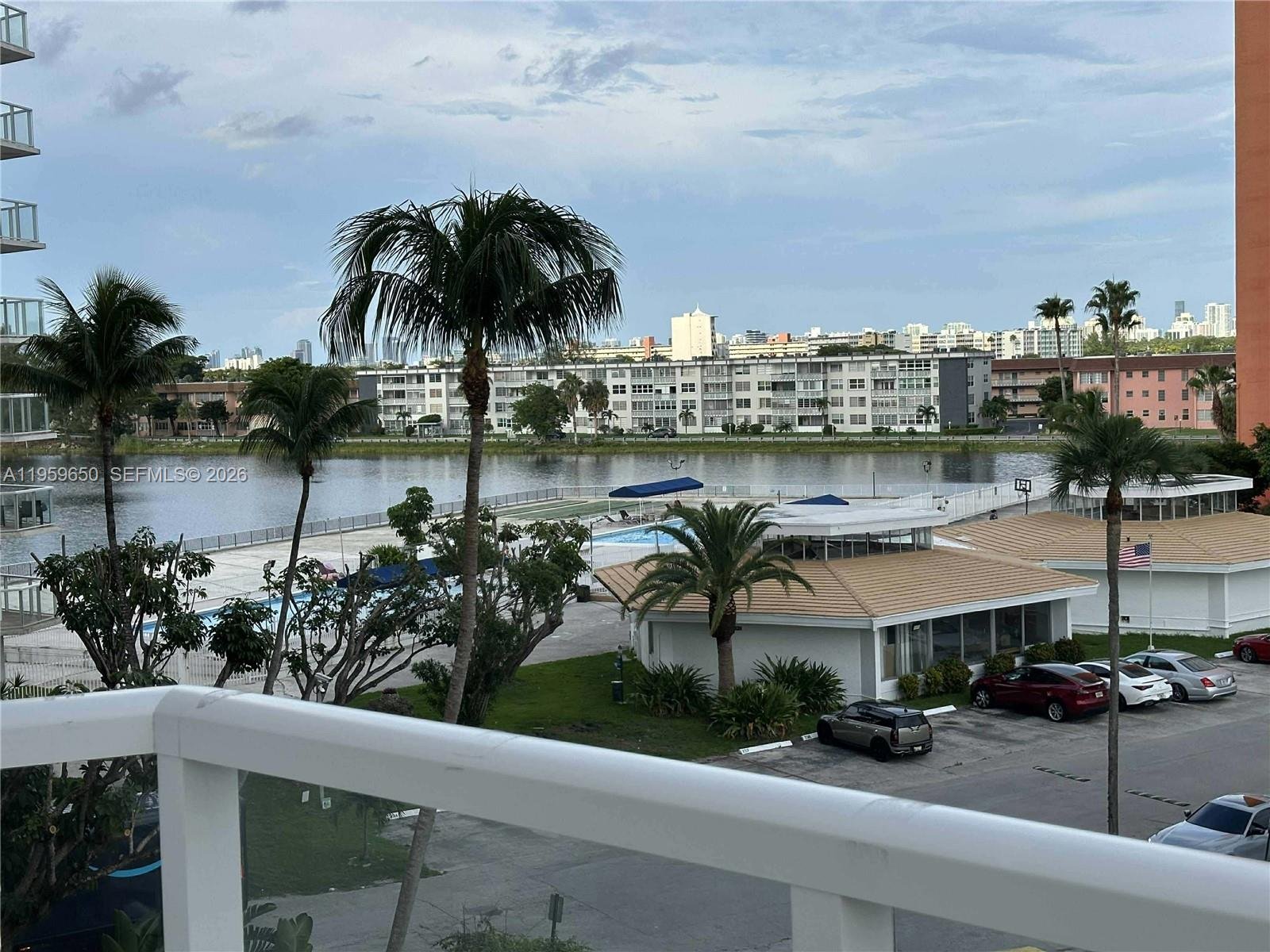 1301 NE Miami Gardens Dr # 425W, Miami FL 33179