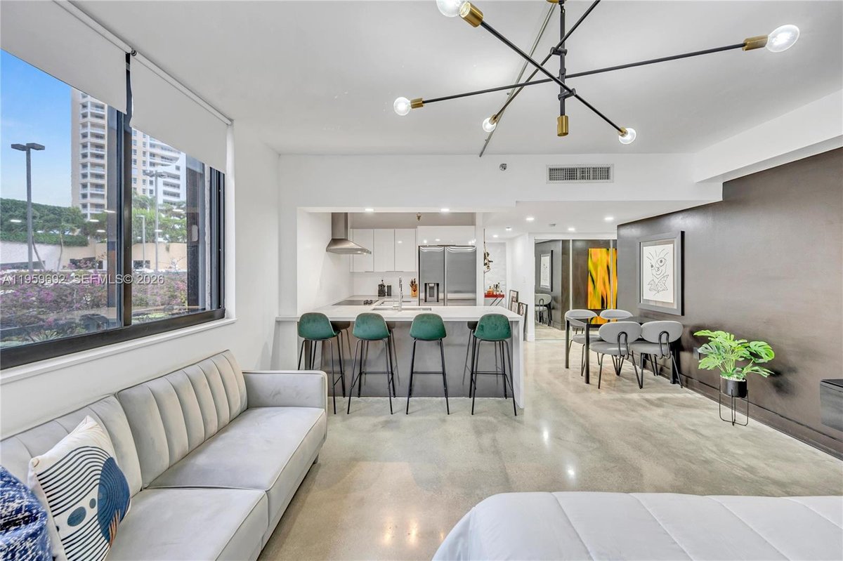 540 Brickell Key Dr # 409, Miami FL 33131