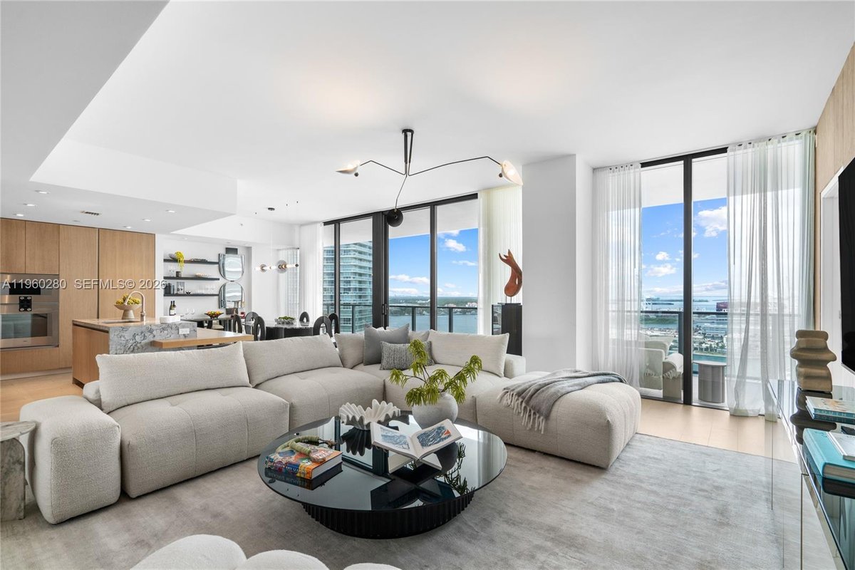 500 Alton # 2203, Miami Beach FL 33139