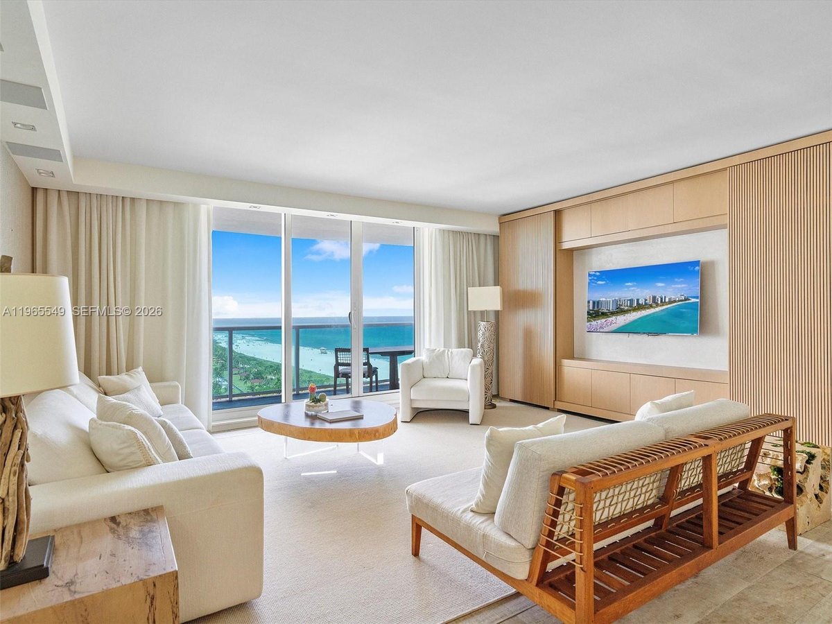 102 24th St # 1119, Miami Beach FL 33139
