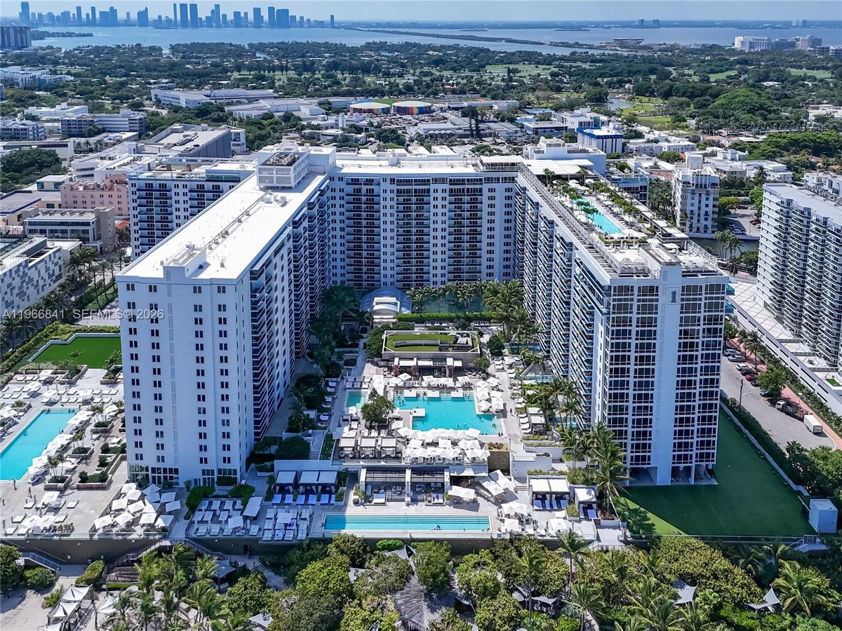 102 24th St # 1705, Miami Beach FL 33139
