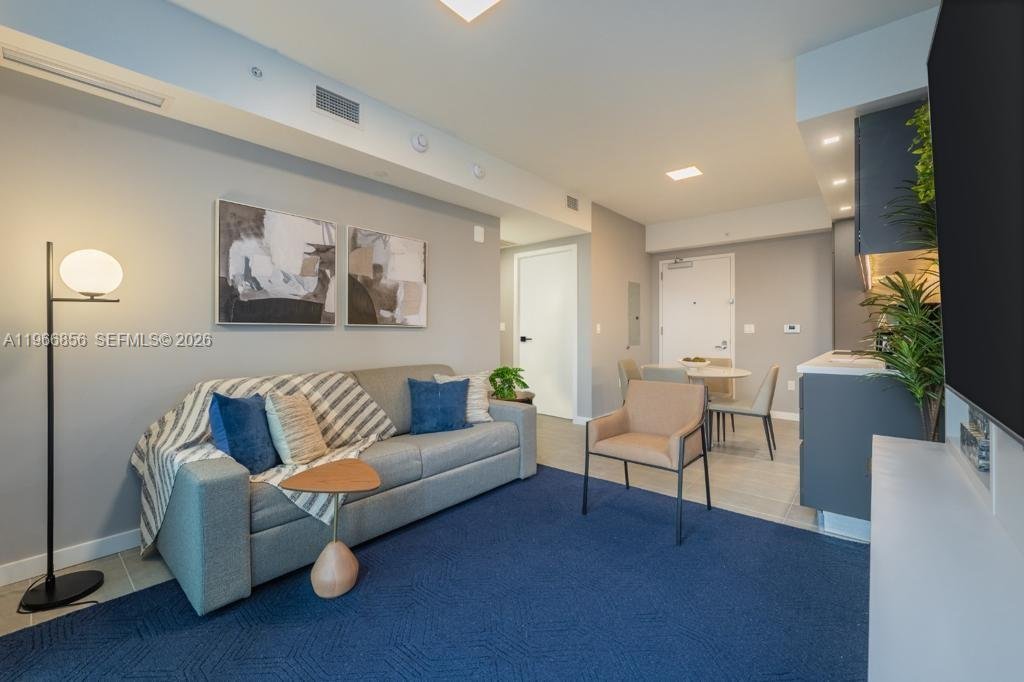 227 NE 2nd St # 1905, Miami FL 33132