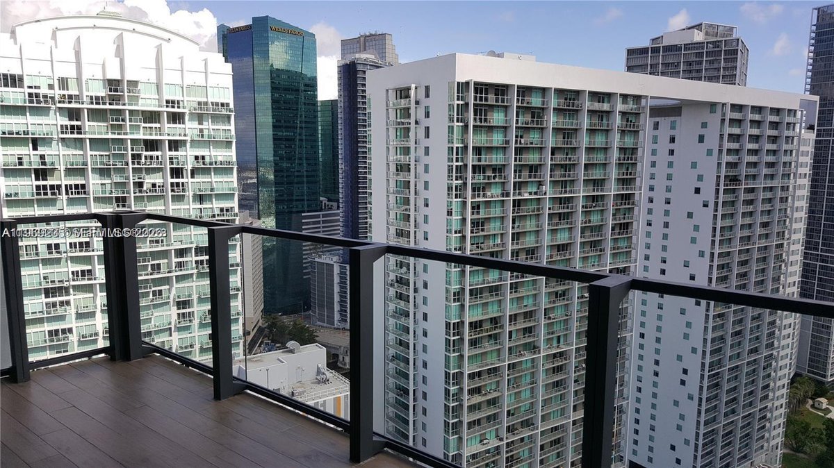 68 SE 6th St # 3305, Miami FL 33131