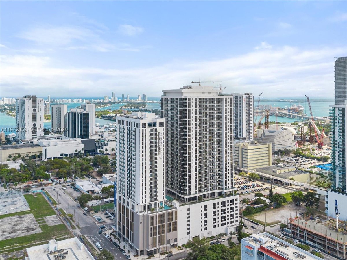 1600 NE 1st Ave # 1014, Miami FL 33132