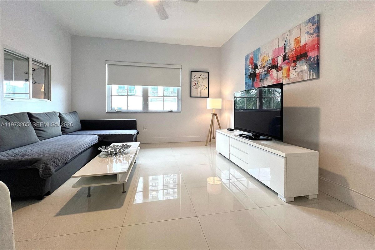 1100 Collins Ave # 303, Miami Beach FL 33139