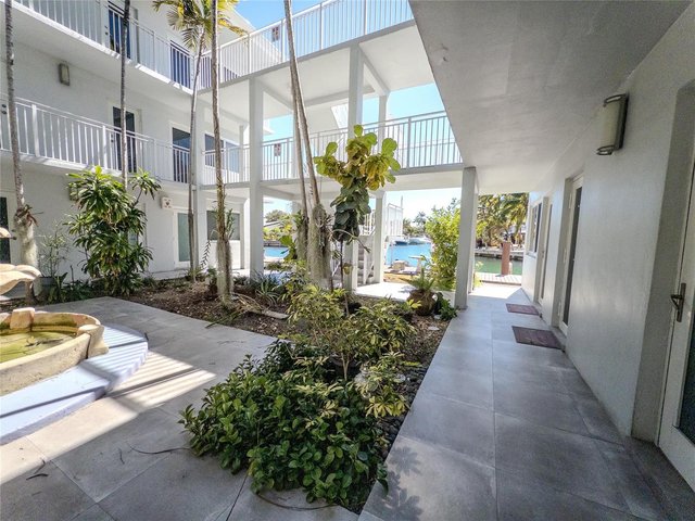 2430 NE 135th Street # 302, North Miami FL 33181