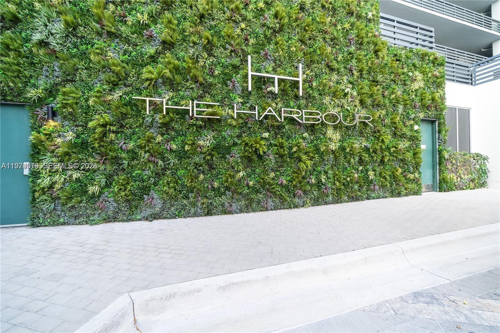 16385 Biscayne Blvd # 1120, North Miami Beach FL 33160