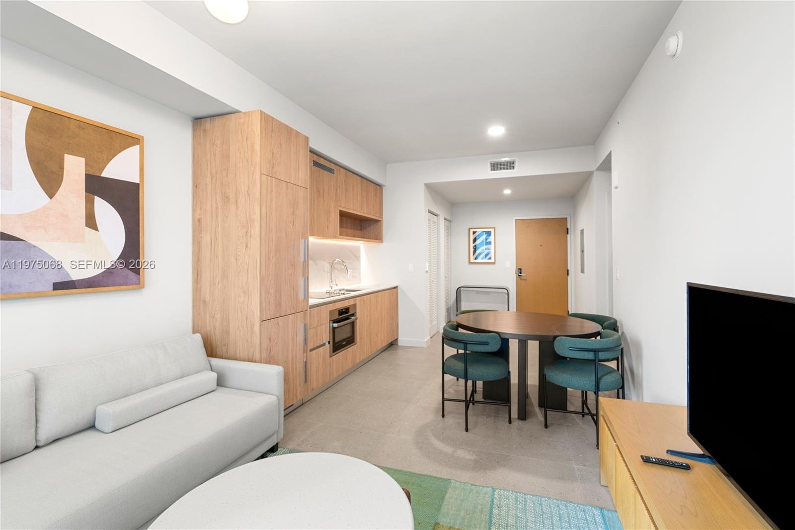 11 NE 6th St # 2104, Miami FL 33132