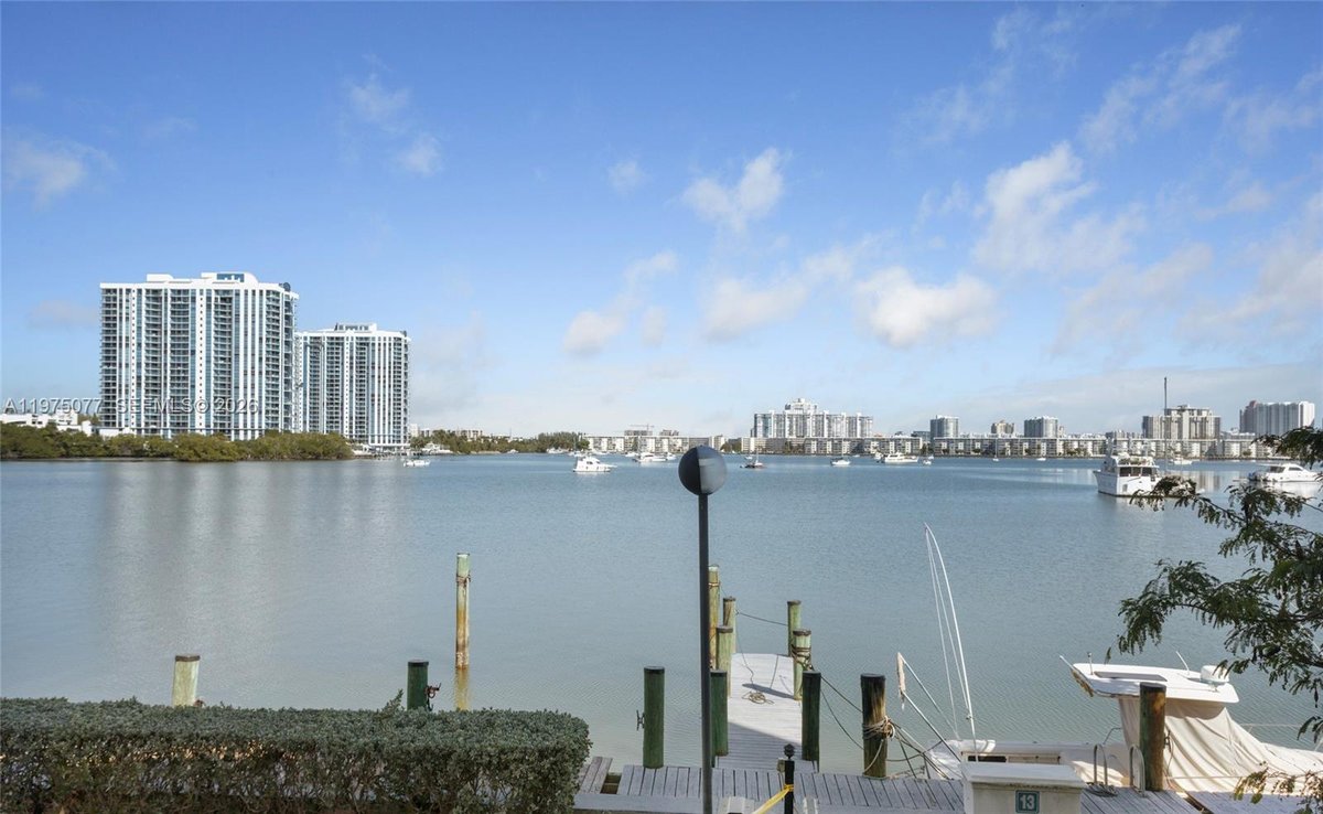 16558 NE 26th Ave # 2G, North Miami Beach FL 33160