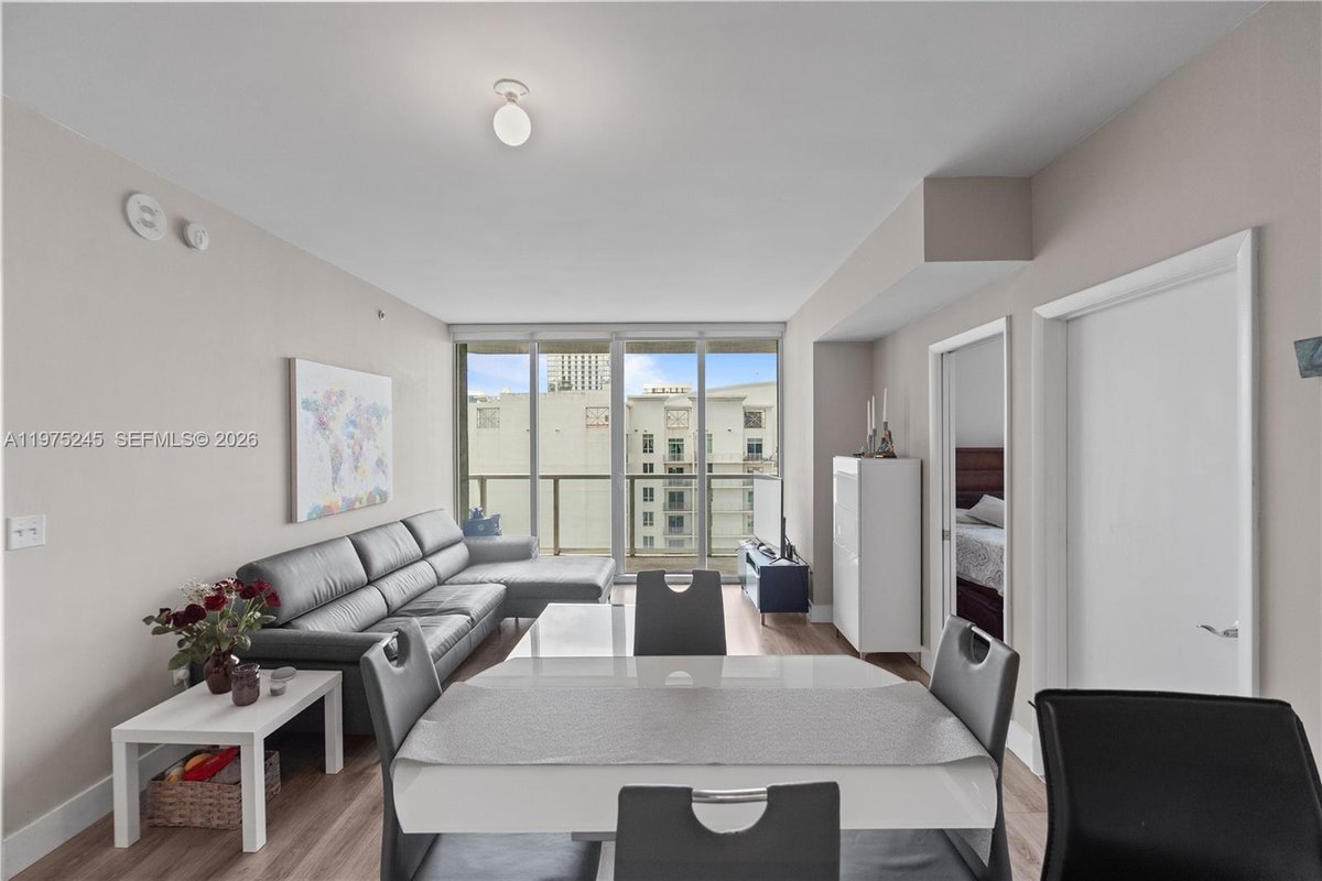 244 Biscayne Blvd # 2410, Miami FL 33132