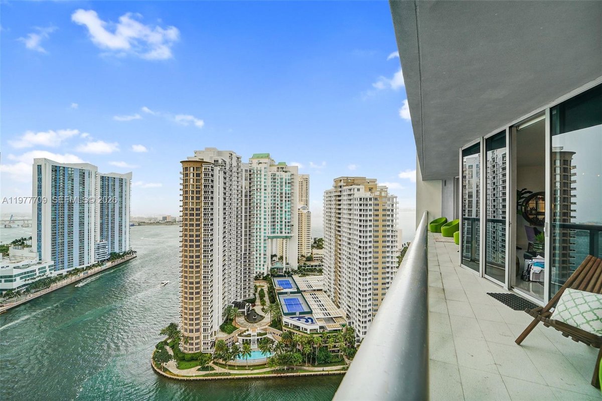 495 Brickell Ave # 2804, Miami FL 33131