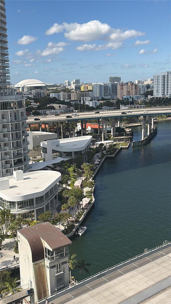 185 SW 7th St # 1605, Miami FL 33130