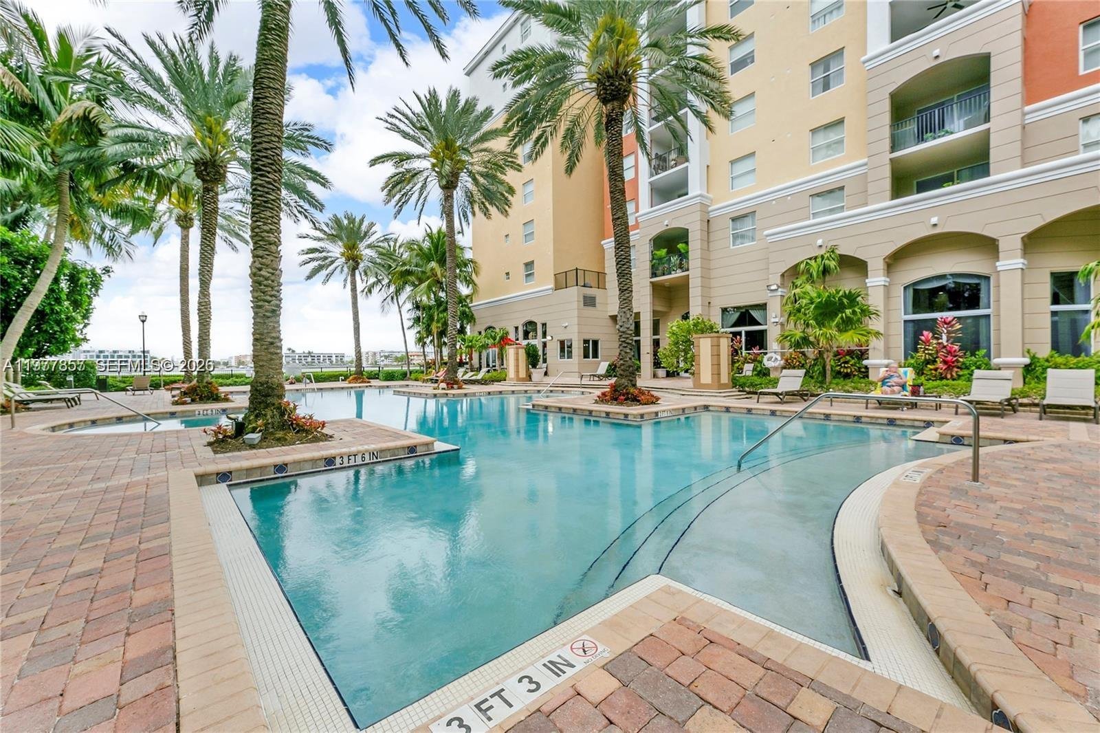 17100 N Bay Rd # 1810, Sunny Isles Beach FL 33160