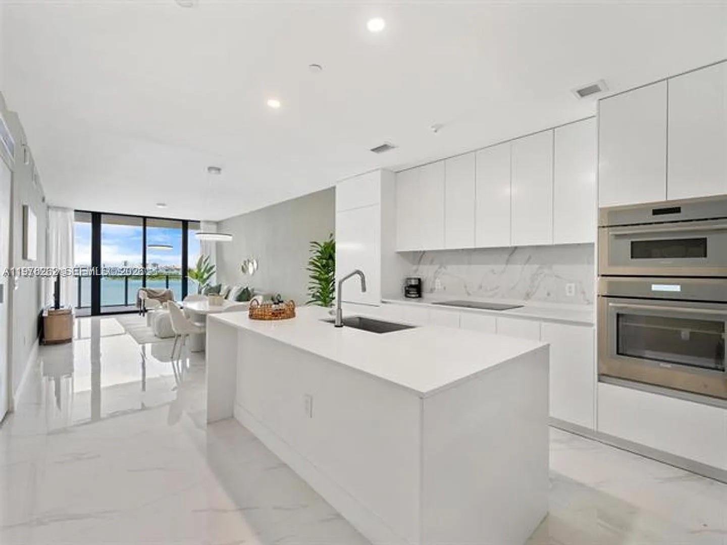 700 NE 24TH ST # 606, Miami FL 33137