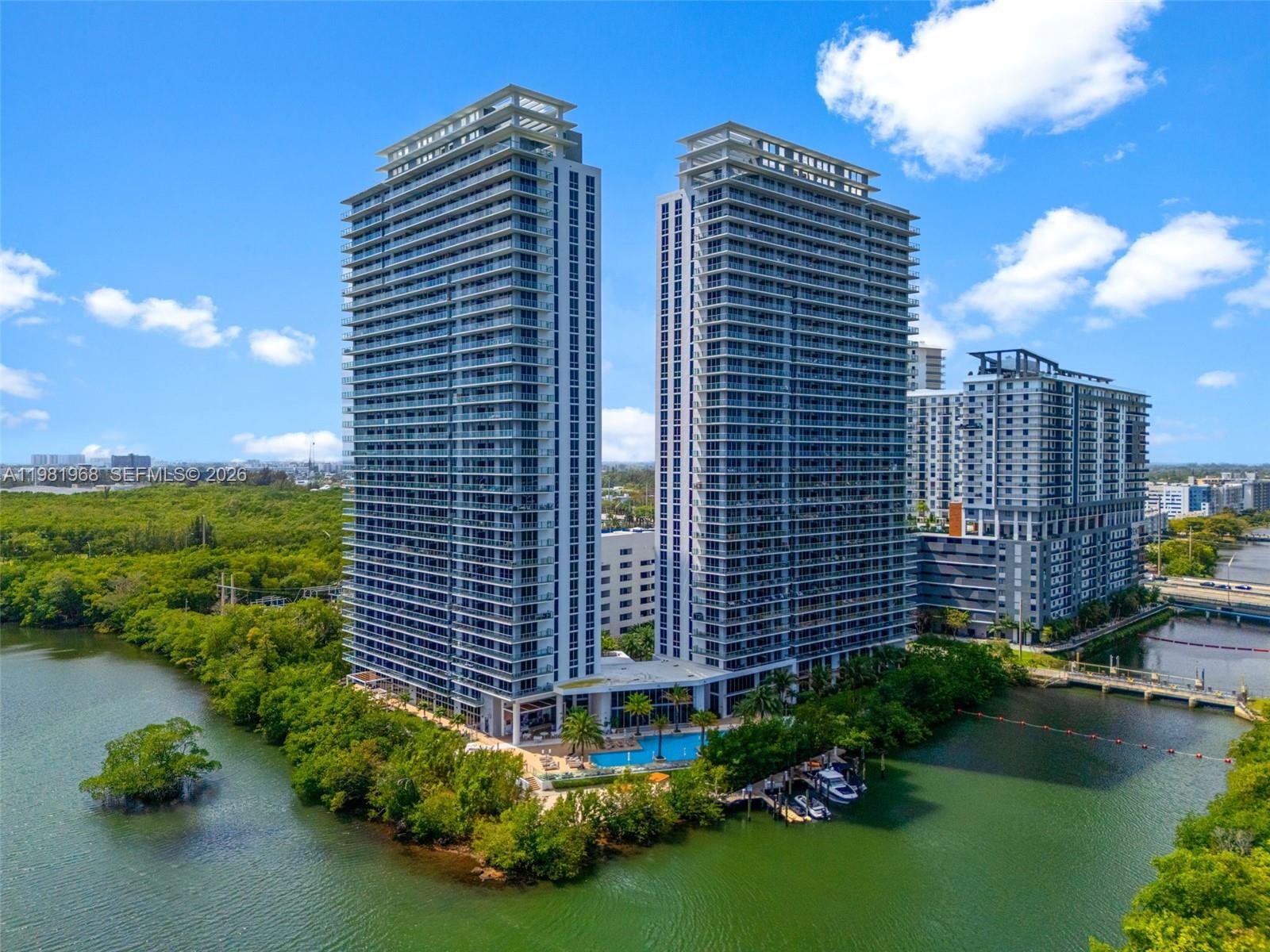 16385 Biscayne Blvd # 3201, North Miami Beach FL 33160