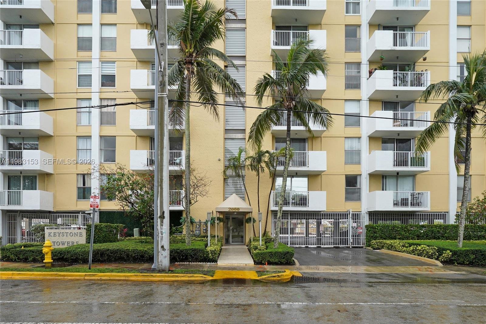 2000 NE 135th St # 1010, North Miami FL 33181