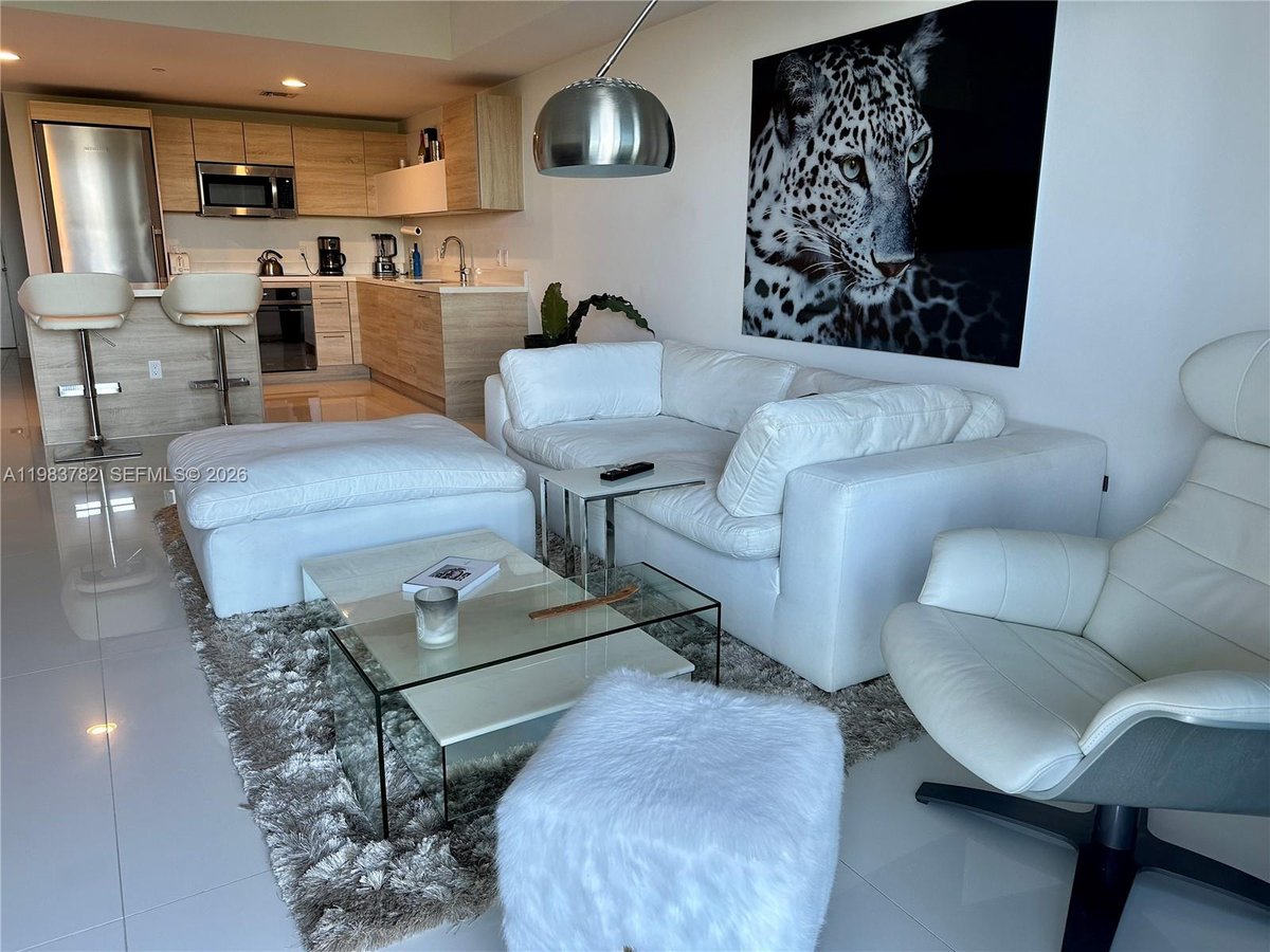 16385 BISCAYNE BLVD # 303, Sunny Isles Beach FL 33160