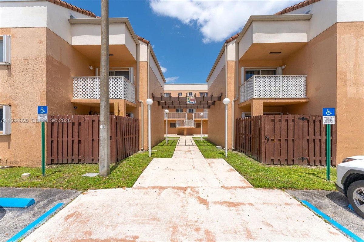 14907 SW 80th St # 115, Miami FL 33193
