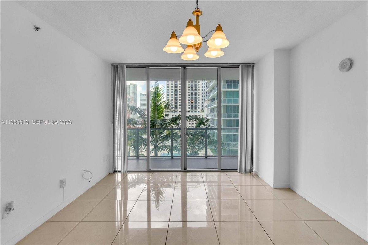 79 SW 12th St # 1210, Miami FL 33130