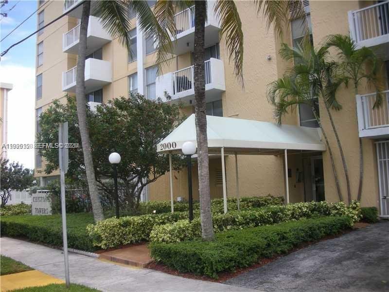 2000 NE 135th St # 1002, North Miami FL 33181