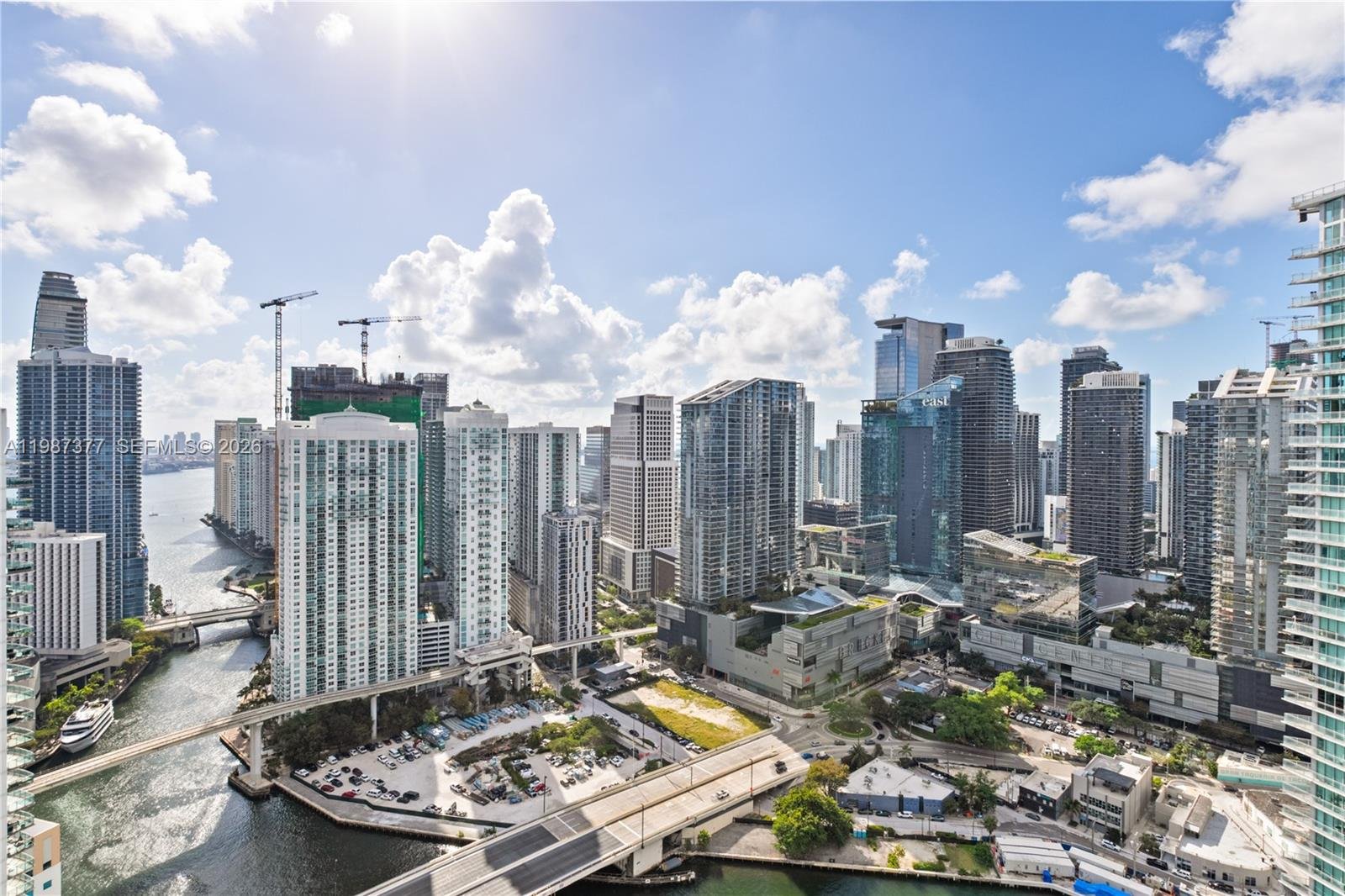 90 SW 3rd St # 4301, Miami FL 33130