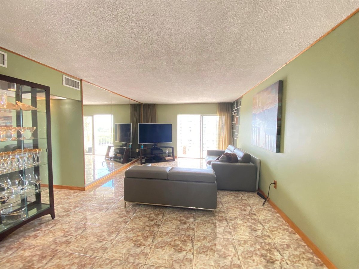 400 Kings Point Drive # 1423, Sunny Isles Beach FL 33160