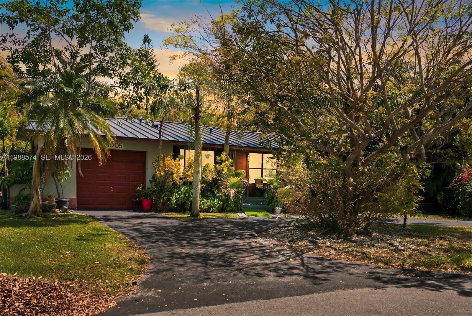 6005 SW 64th Pl, South Miami FL 33143