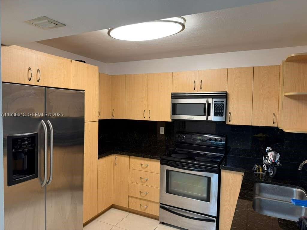 2750 NE 183rd St # 1201, Aventura FL 33160