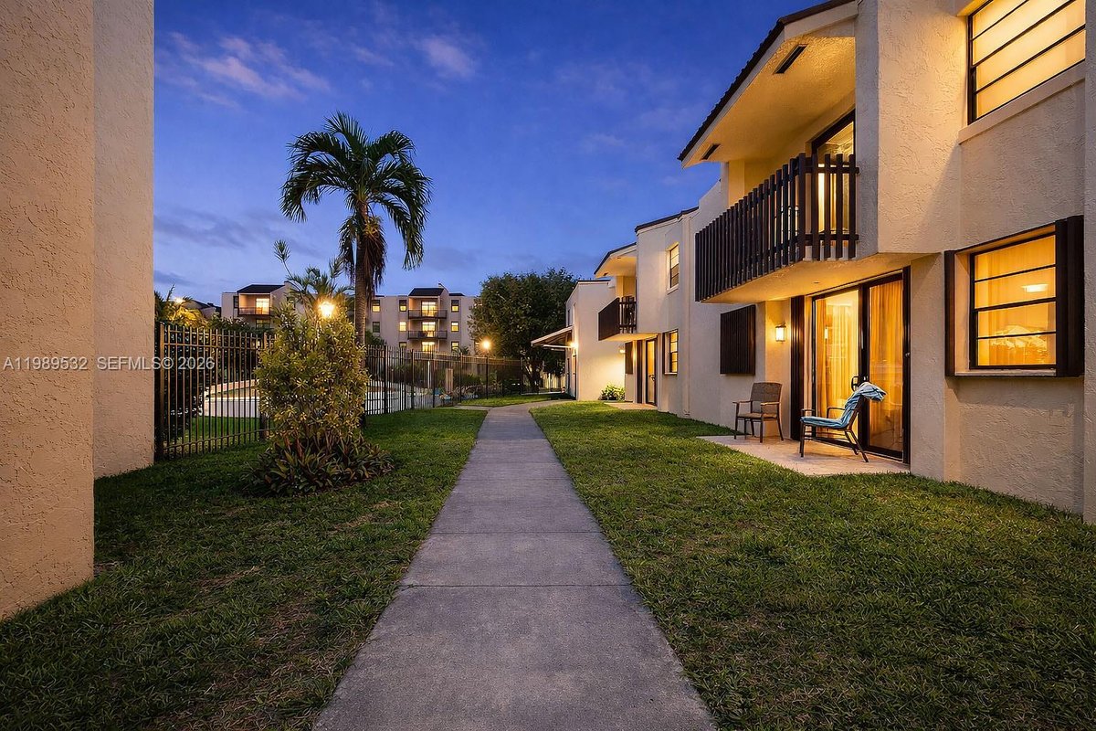 3581 SW 117th Ave # 308, Miami FL 33175