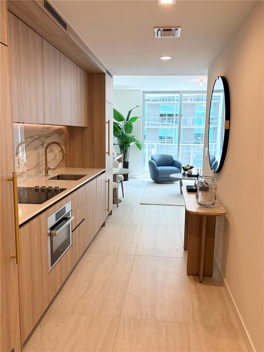 77 SE 5th street # 2709, Miami FL 33131