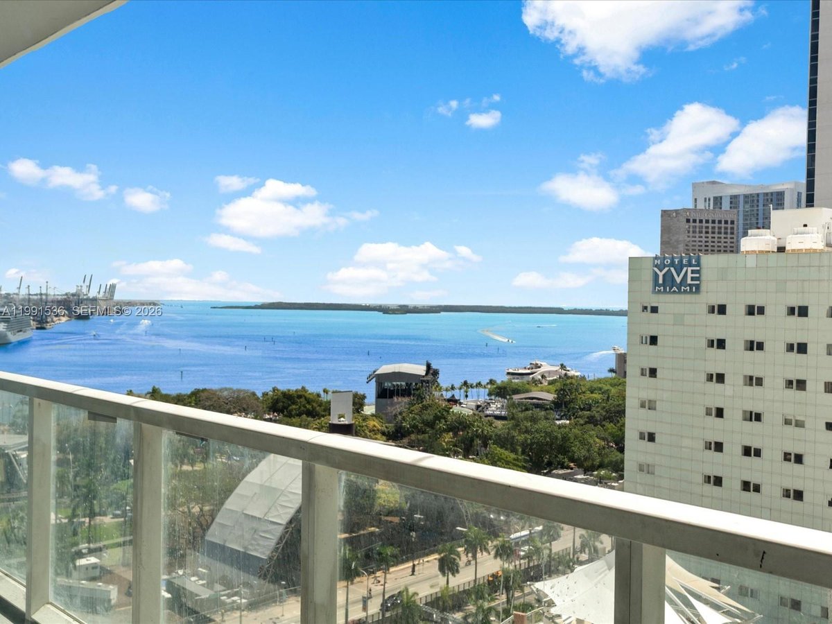 244 Biscayne Blvd # 1605, Miami FL 33132