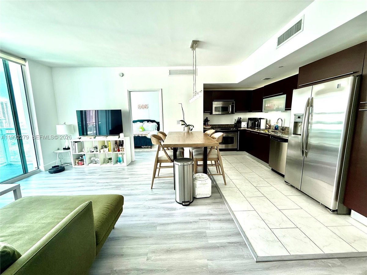 950 Brickell Bay Dr # 2706, Miami FL 33131