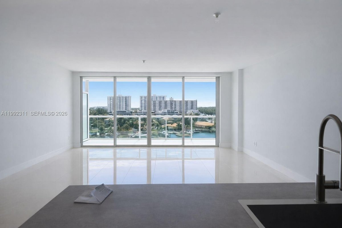 400 Sunny Isles Blvd # 819, Sunny Isles Beach FL 33160
