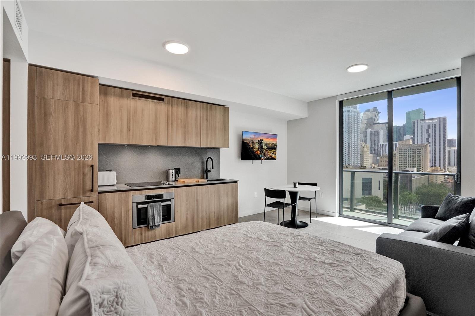 121 NE 5th Street # 1404, Miami FL 33132