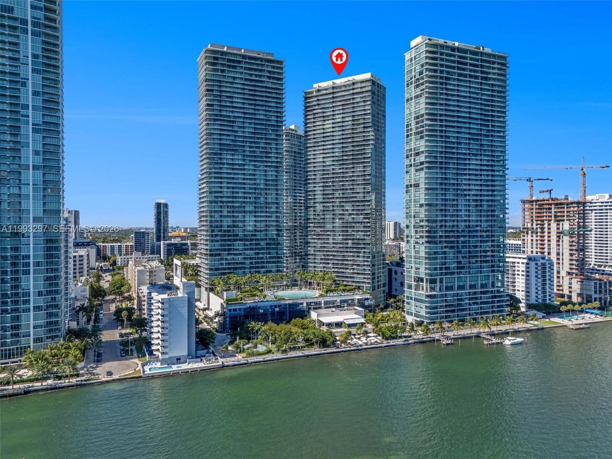 650 NE 32nd St # 2104, Miami FL 33137