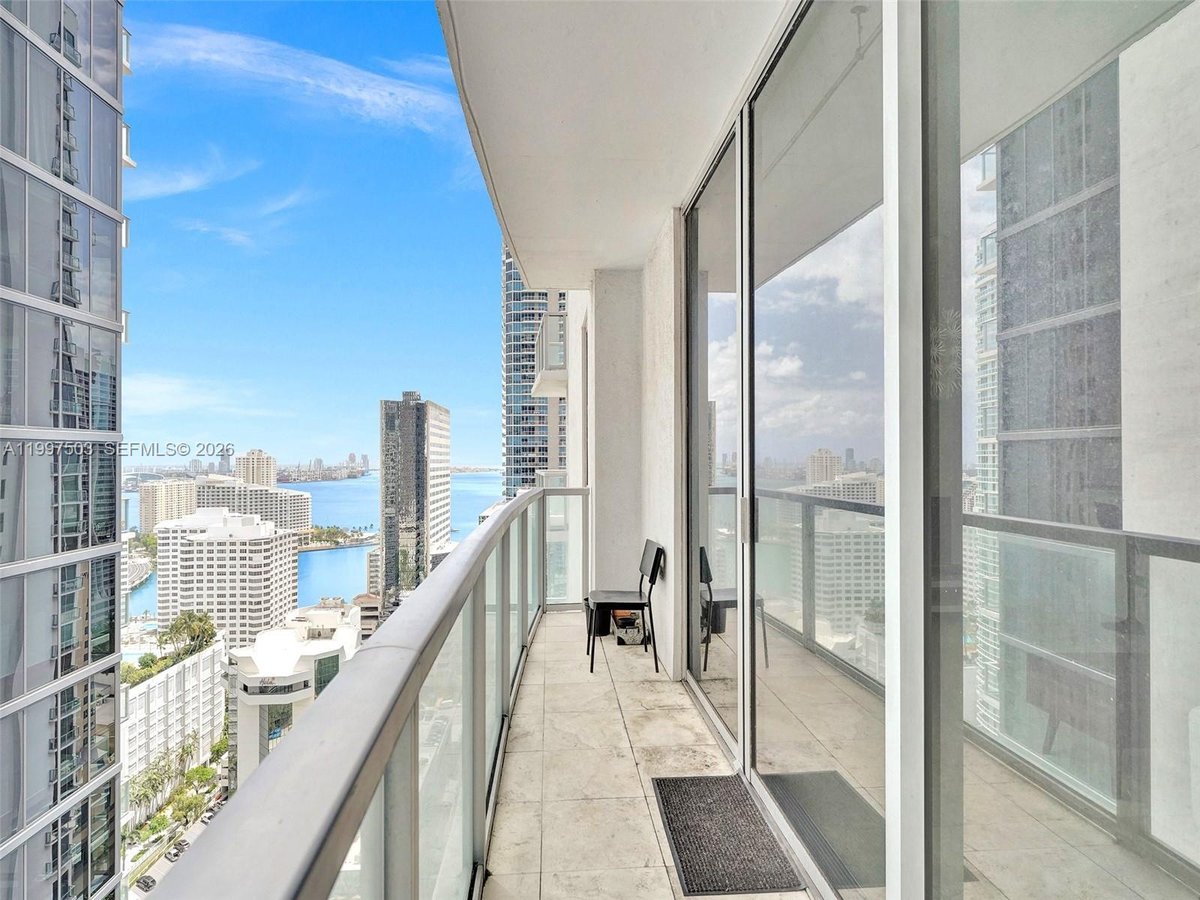 1050 Brickell Ave # 2722, Miami FL 33131