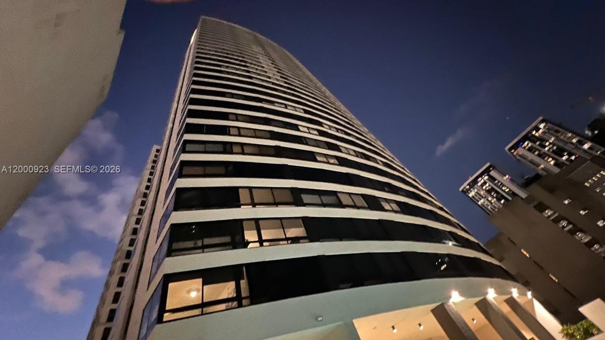 225 N Miami Ave # 212, Miami FL 33128