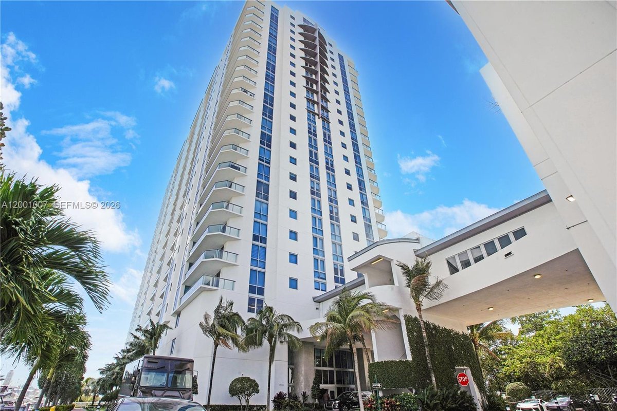 17111 Biscayne Blvd # 2008, North Miami Beach FL 33160