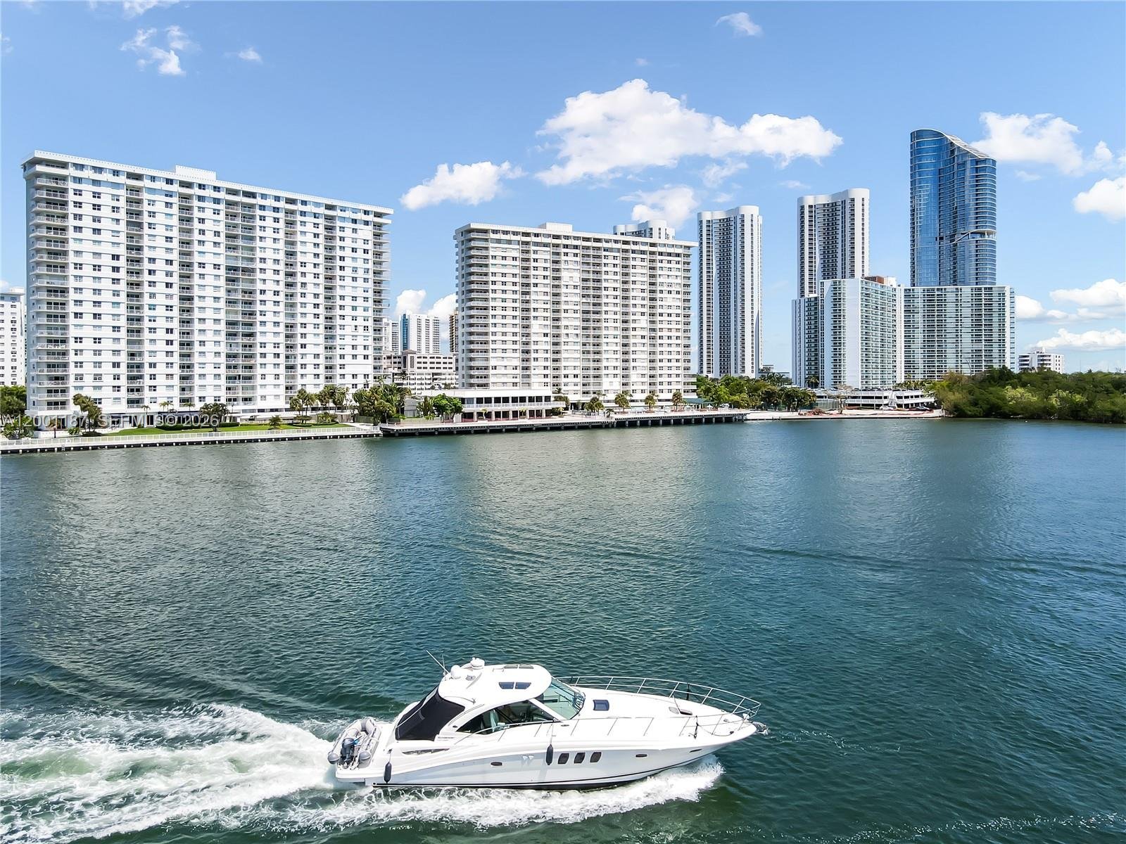 300 Bayview Dr # 315, Sunny Isles Beach FL 33160