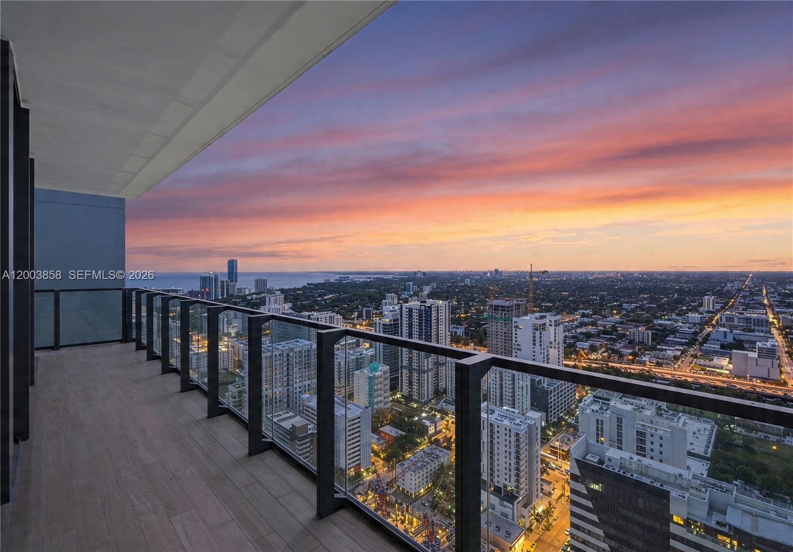 88 SW 7th St # 3710, Miami FL 33130
