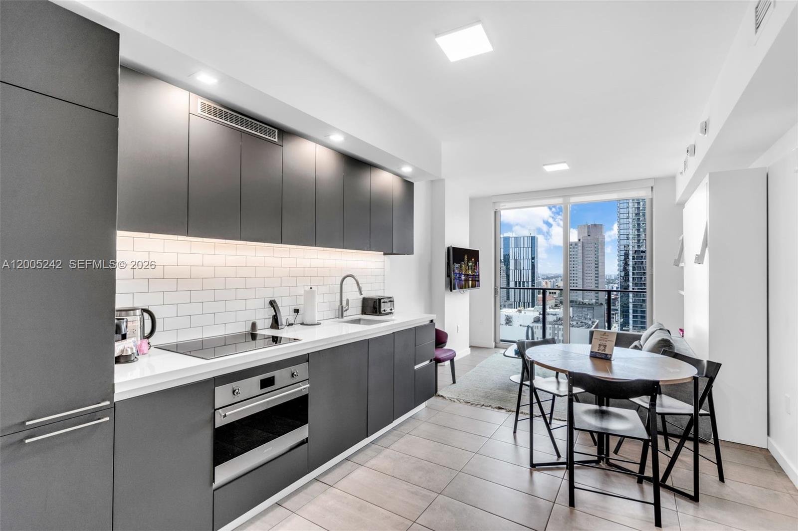 227 NE 2nd St # 2503, Miami FL 33132