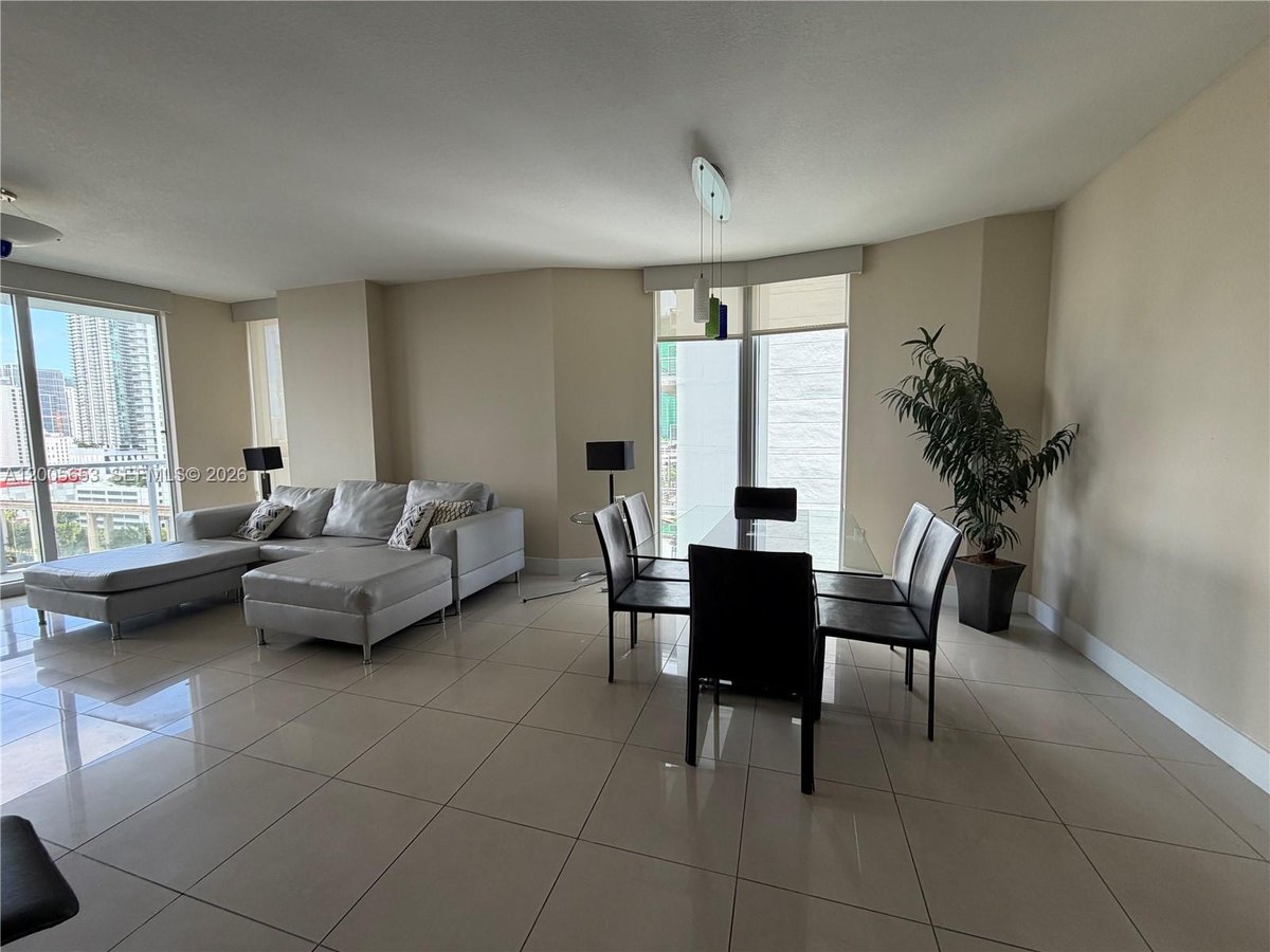 185 SW 7th St # 1511, Miami FL 33130