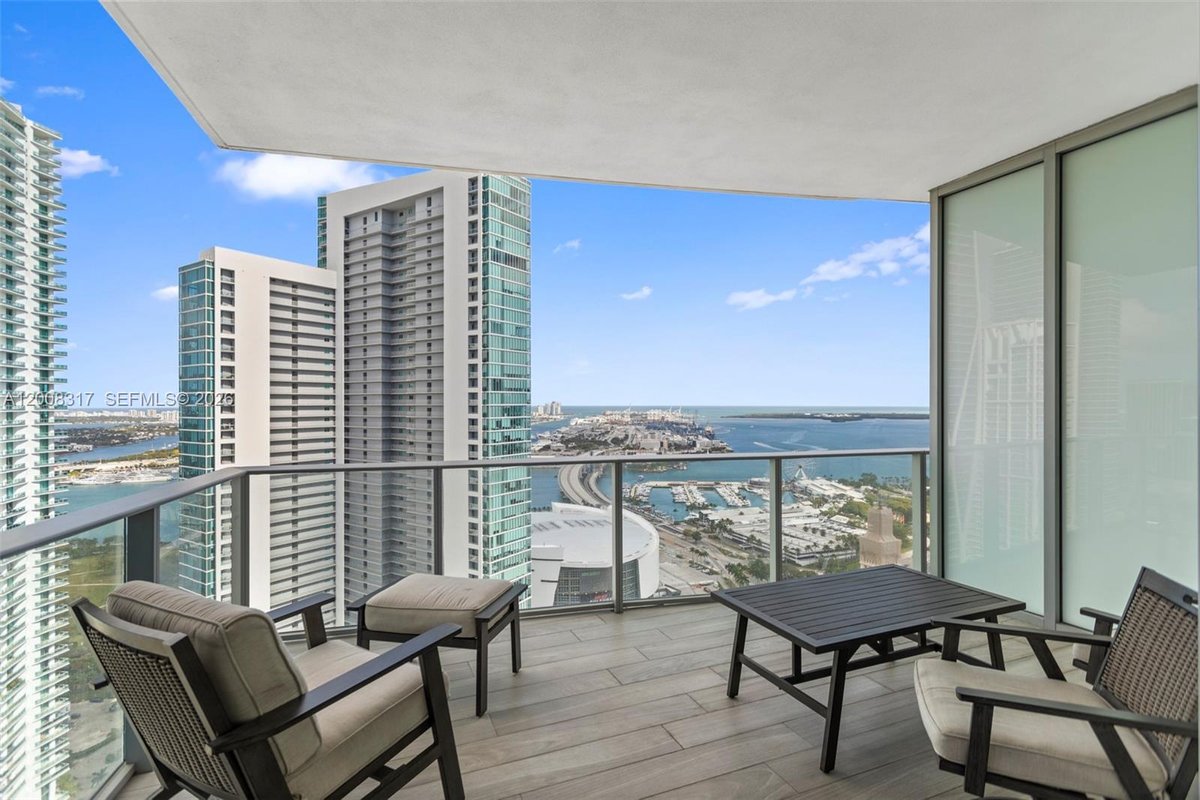 851 NE 1st Ave # 3707, Miami FL 33132