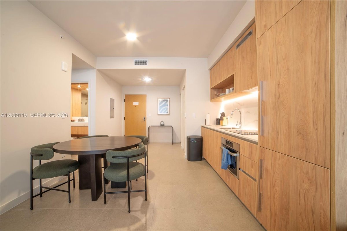 11 NE 6TH # 1104, Miami FL 33132
