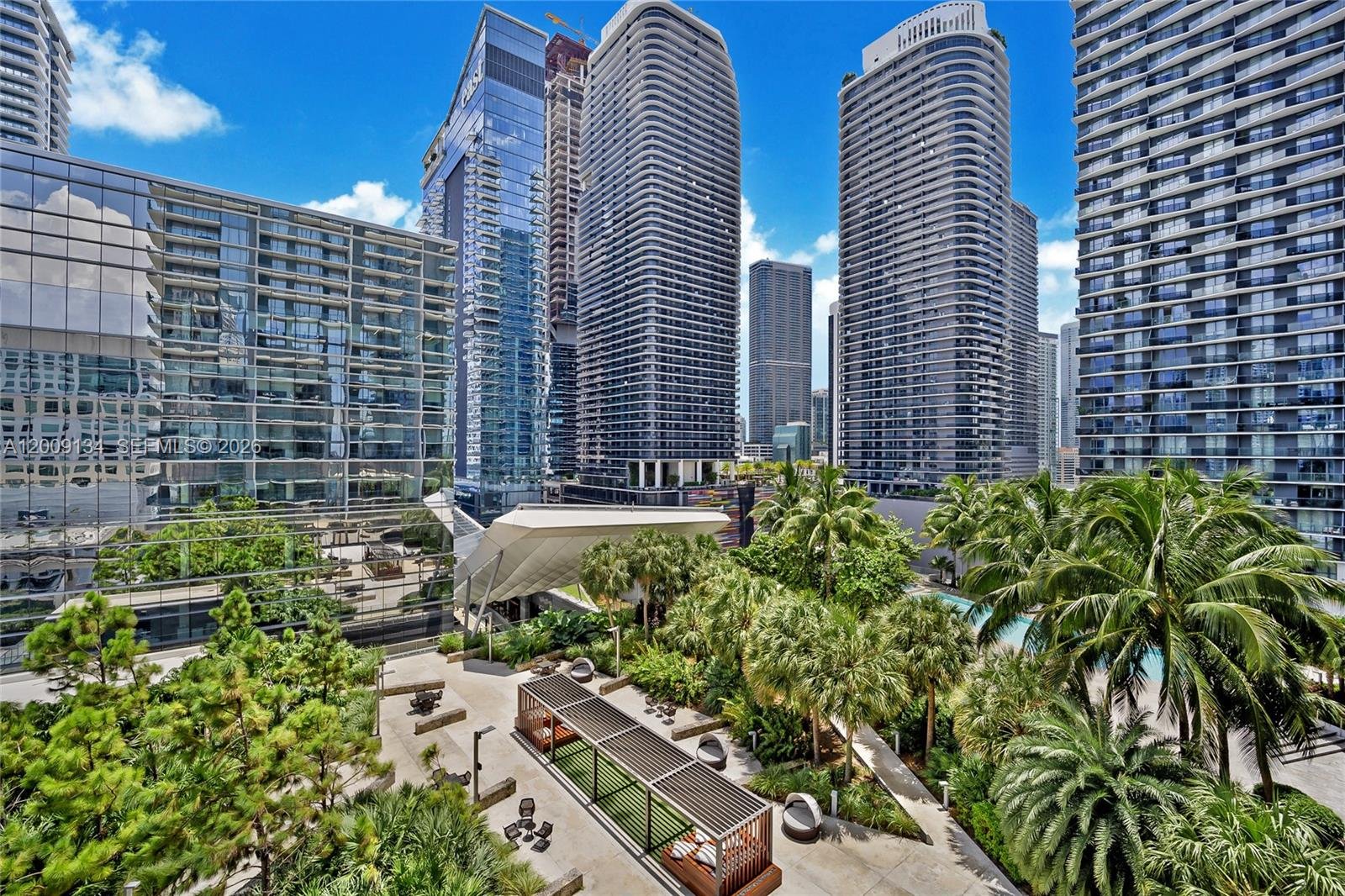 88 SW 7th St # 1009, Miami FL 33130