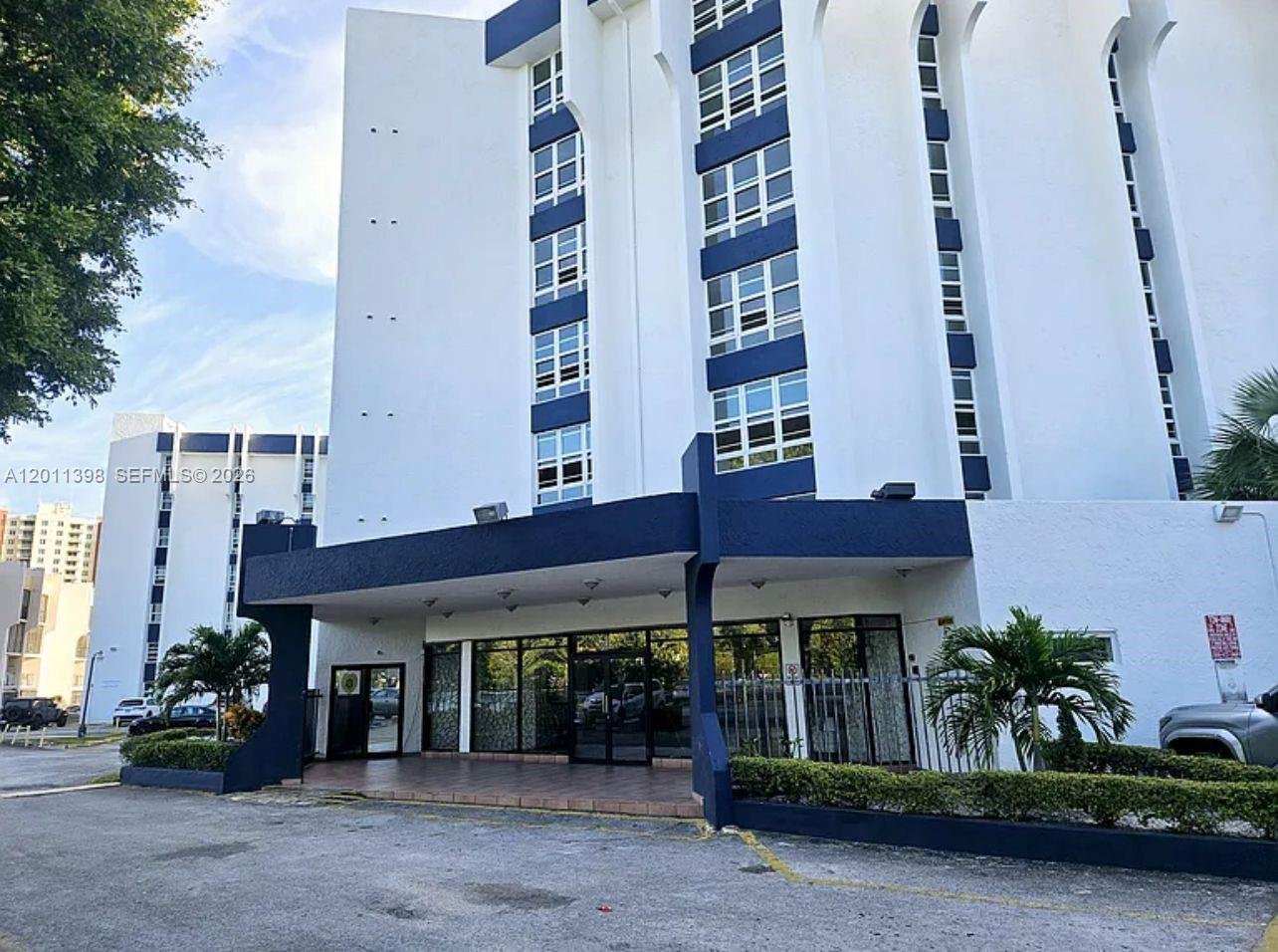 9682 Fontainebleau Blvd # 207, Miami FL 33172
