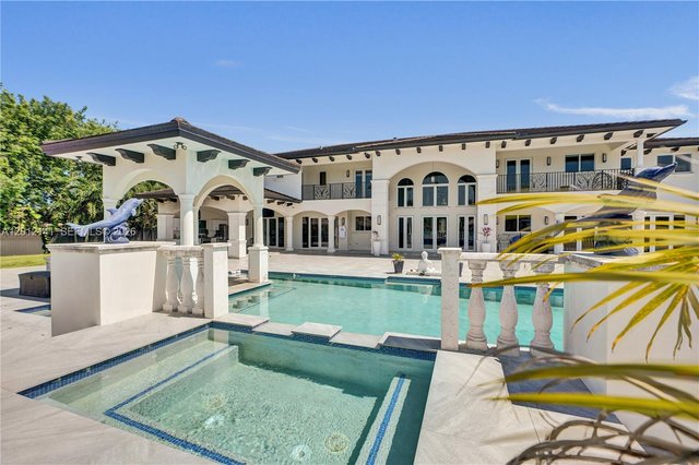 12401 SW 45th St, Miami FL 33175