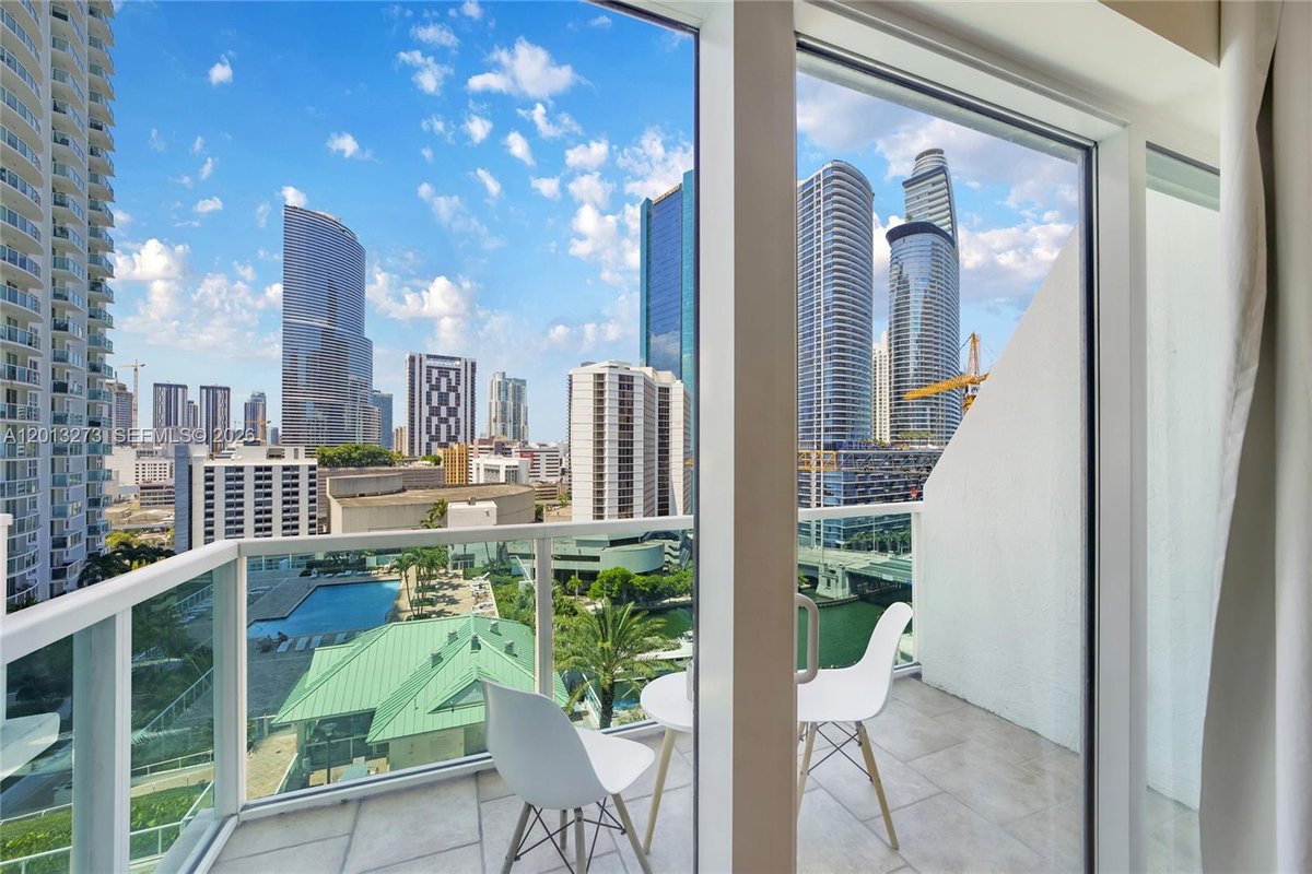 41 SE 5th St # 1003, Miami FL 33131