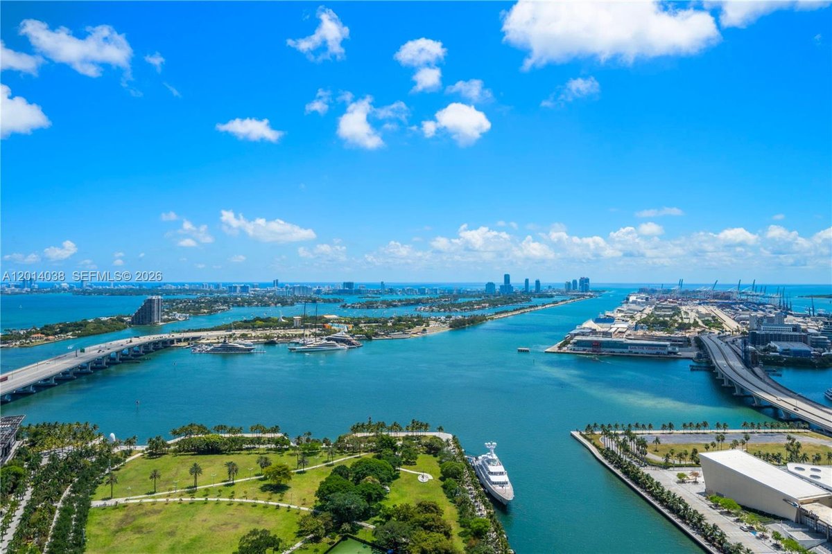 900 Biscayne Blvd # 4202, Miami FL 33132